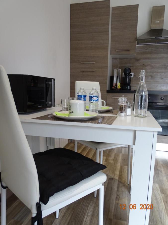 Legend- Parking Prive Gratuit- Terrasse Privee- Wifi - Convert - Alimentec Bourg-en-Bresse Luaran gambar