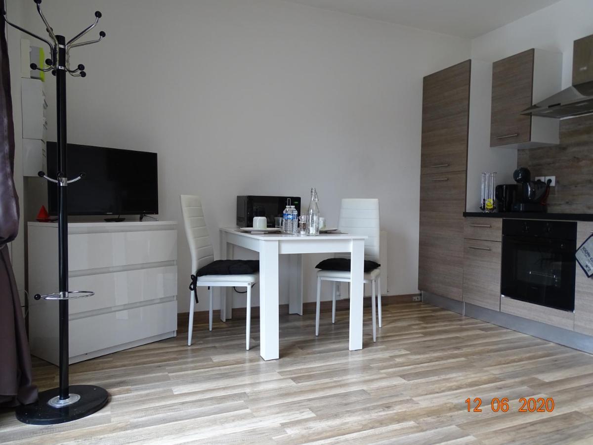 Legend- Parking Prive Gratuit- Terrasse Privee- Wifi - Convert - Alimentec Bourg-en-Bresse Luaran gambar