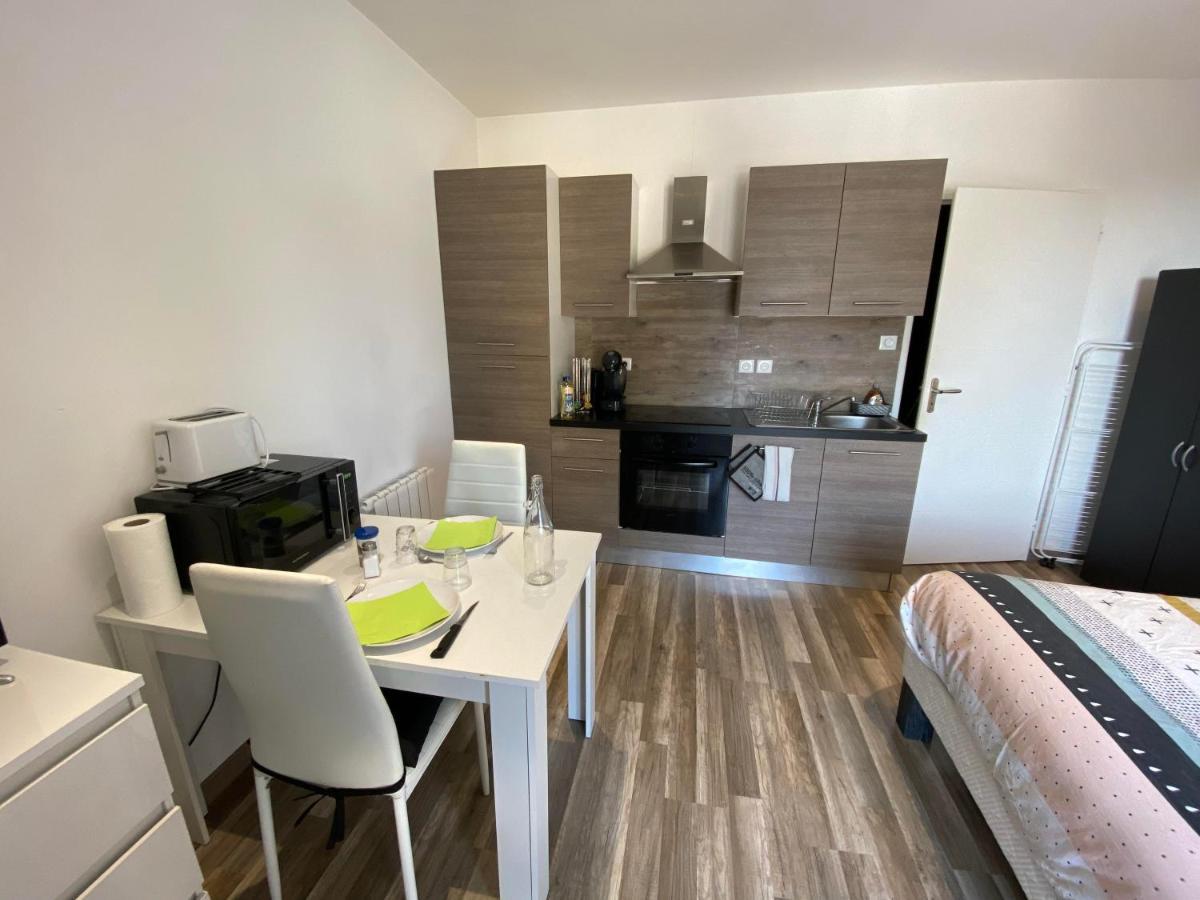 Legend- Parking Prive Gratuit- Terrasse Privee- Wifi - Convert - Alimentec Bourg-en-Bresse Luaran gambar